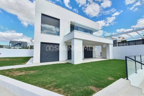 4 bedrooms Villa in Manilva, Spain No. 25733 5