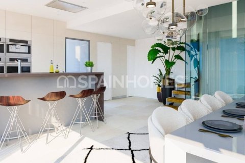 3 bedrooms Villa in Benahavis, Spain No. 25697 9