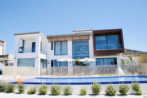 4 bedrooms Villa in Paphos, Cyprus No. 38056 3