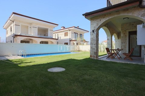 4+1 Villa en Dosemealti, Turkey No. 11781 12