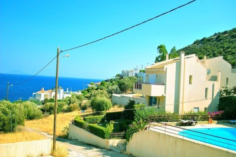 4 bedrooms Villa in Athens, Greece No. 49762 3