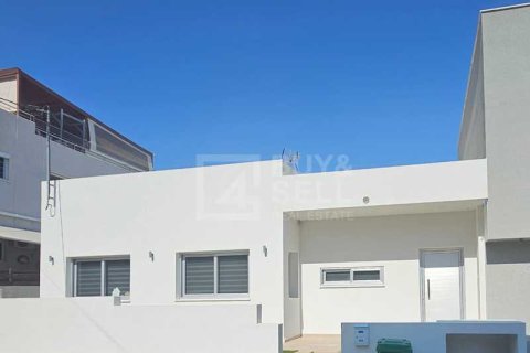 3 dormitorios House en Agios Athanasios, Cyprus No. 63341 2