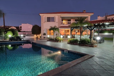 6 bedrooms Villa in Konia, Cyprus No. 63344 1