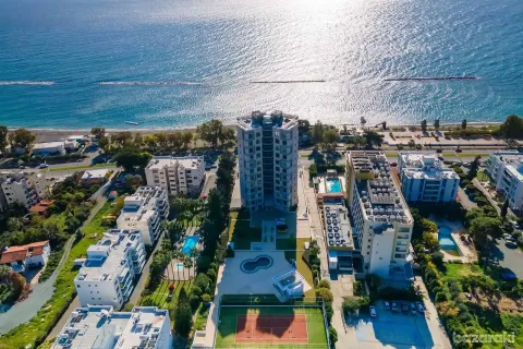 2 dormitorios Apartment en Agios Tychonas, Cyprus No. 35007 2