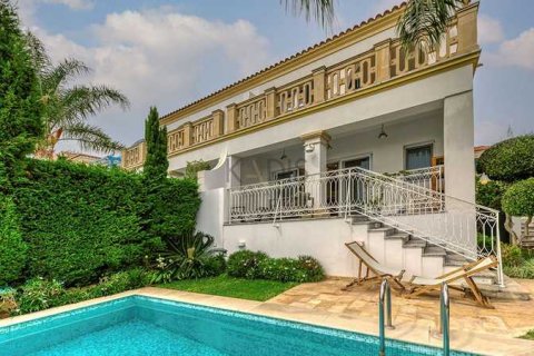 4 bedrooms Villa in Limassol, Cyprus No. 65576 1