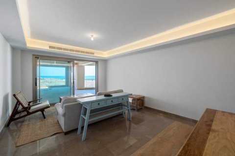 3 bedrooms Apartment in Paphos, Cyprus No. 76041 2