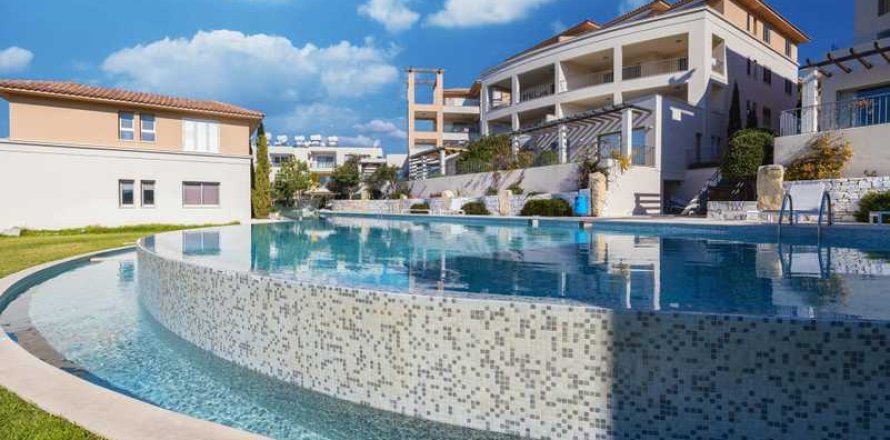 3 bedrooms Apartment in Paphos, Cyprus No. 76041