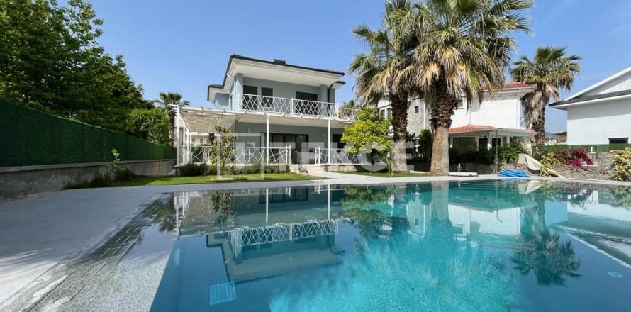 4+1 Villa en Fethiye, Turkey No. 14077