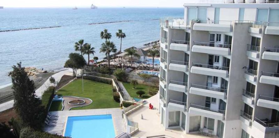 2 bedrooms Apartment in Limassol, Cyprus No. 65933