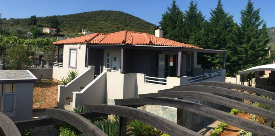 3 bedrooms House in Euboea, Greece No. 57177