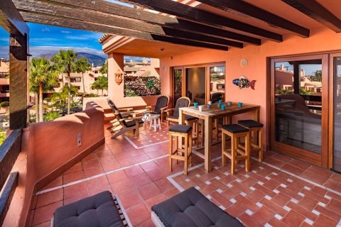 3 chambres Appartement à Estepona, Spain No. 25137 9