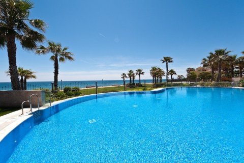 3 chambres Appartement à Estepona, Spain No. 25137 1