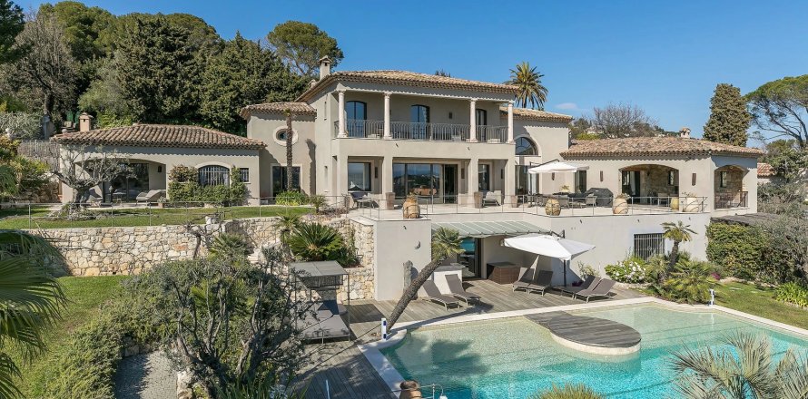 6 bedrooms Villa in Mougins, France No. 73158