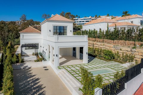 4 bedrooms Villa in Nueva Andalucia, Spain No. 27303 29