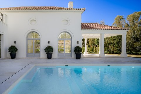 4 bedrooms Villa in Nueva Andalucia, Spain No. 27303 3