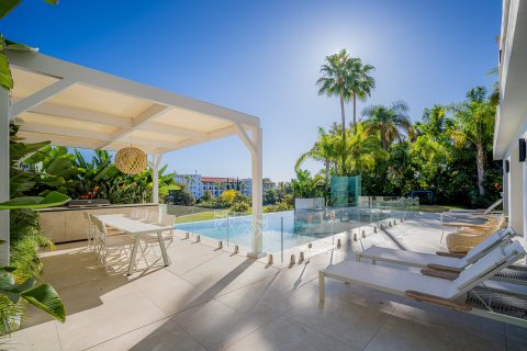 5 dormitorios Villa en Marbella, Spain No. 27326 3