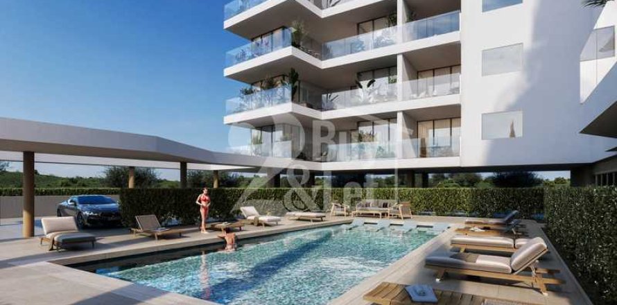 2 dormitorios Apartment en Germasogeia, Cyprus No. 72614