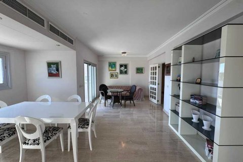 3 dormitorios Apartment en Agios Tychonas, Cyprus No. 72611 4