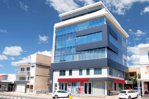 1530m² Commercial property en Limassol, Cyprus No. 51429 1