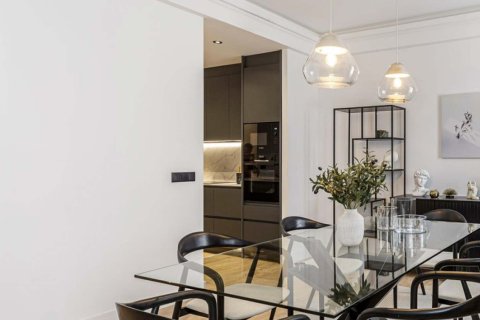 3 dormitorios Apartment en Madrid, Spain No. 26821 5