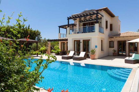 4 bedrooms House in Paphos, Cyprus No. 65347 1