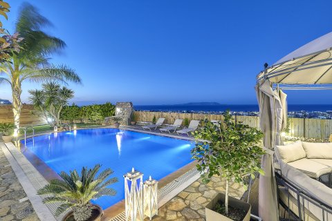 6 bedrooms Villa in Heraklion, Greece No. 23902 1