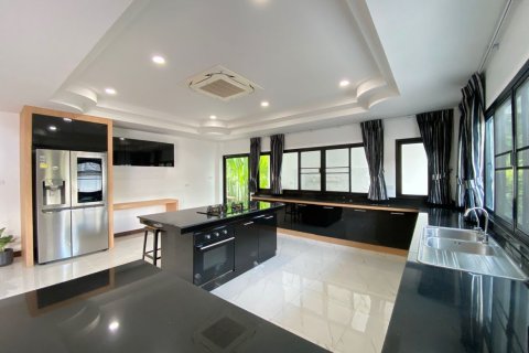 5 bedrooms House in Chiang Mai, Thailand No. 2553 4