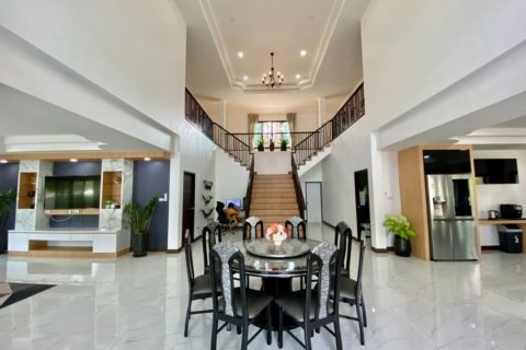 5 bedrooms House in Chiang Mai, Thailand No. 2553 12