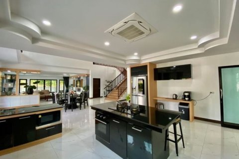 5 bedrooms House in Chiang Mai, Thailand No. 2553 6