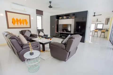 4 bedrooms Villa in Phuket, Thailand No. 342 3