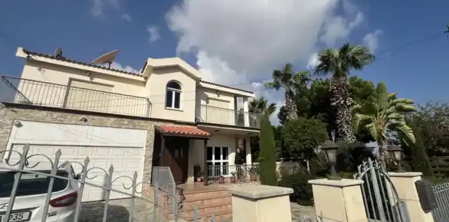 4 bedrooms House in Kiti, Cyprus No. 30196