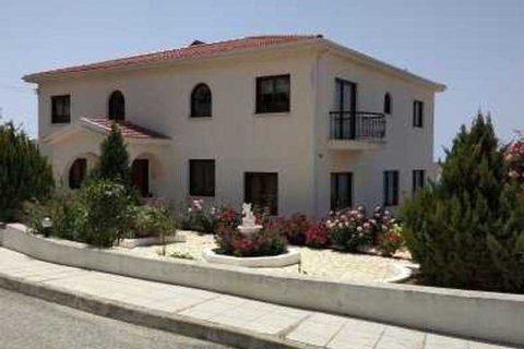 5 bedrooms House in Tala, Cyprus No. 39639 2