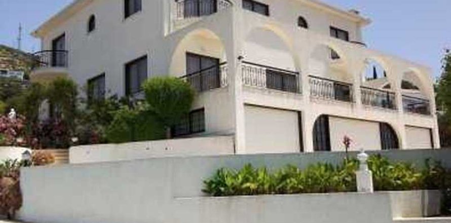 5 bedrooms House in Tala, Cyprus No. 39639