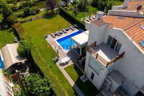 6+1 Villa in Sariyer, Turkey No. 16762 7