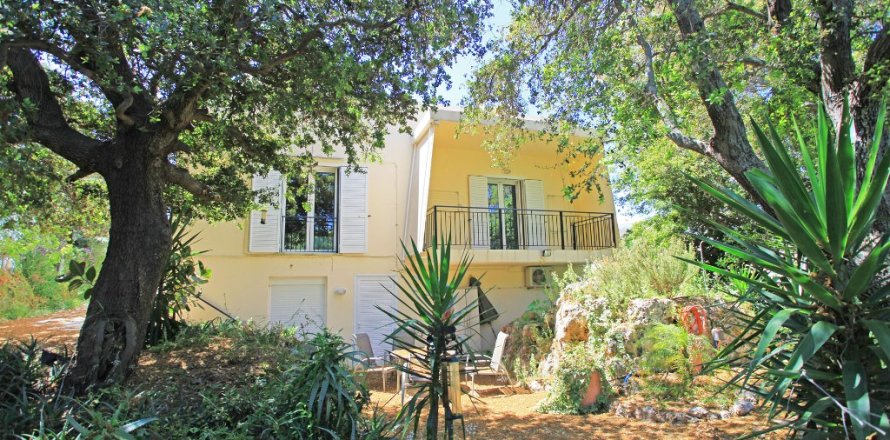 3 bedrooms Villa in Chania, Greece No. 24013