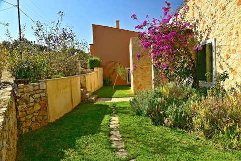 3 bedrooms Villa in Chania, Greece No. 24005 28