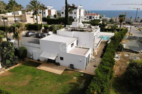 6 bedrooms Villa in Agios Tychonas, Cyprus No. 30846 3