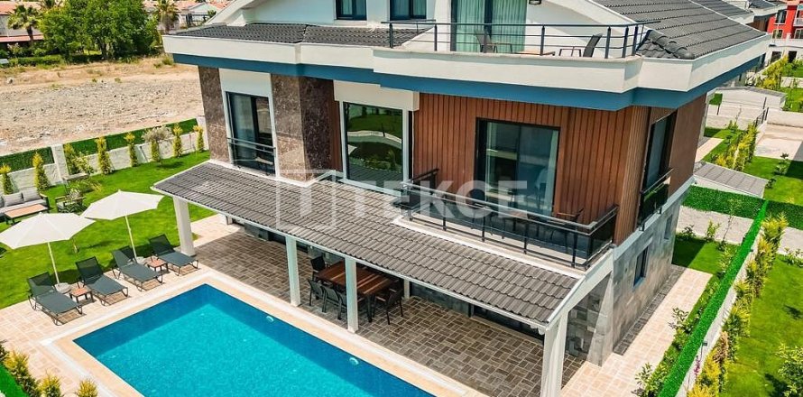 4+1 Villa en Fethiye, Turkey No. 14554