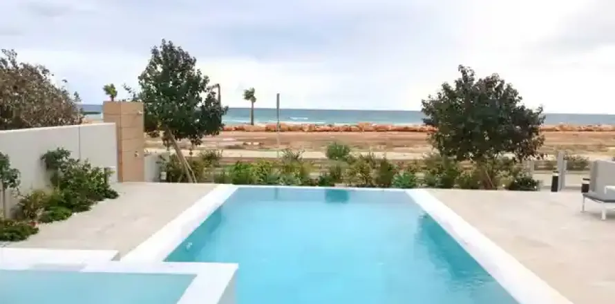 4 bedrooms Villa in Ayia Napa, Cyprus No. 30552