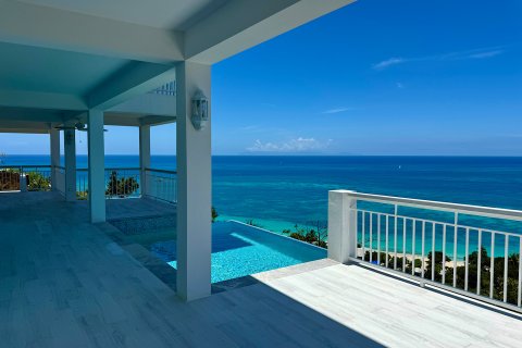 3 bedrooms Villa in Johnsons Point, Antigua and Barbuda No. 64989 1