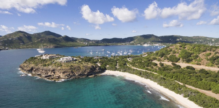 Studio Villa in English Harbor, Antigua and Barbuda No. 64990