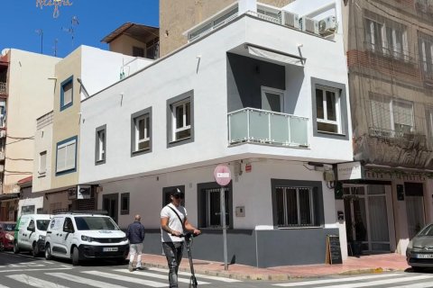 3 dormitorios House en Torrevieja, Spain No. 27480 1