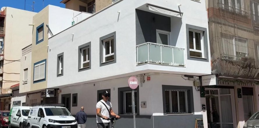 3 dormitorios House en Torrevieja, Spain No. 27480