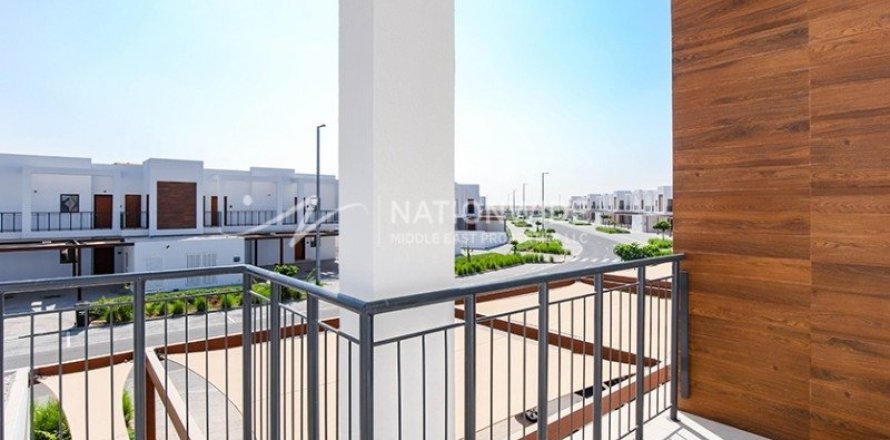 2 bedrooms Townhouse in Al Ghadeer, UAE No. 3818