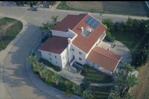 7 dormitorios Villa en Latsia, Cyprus No. 75682 1