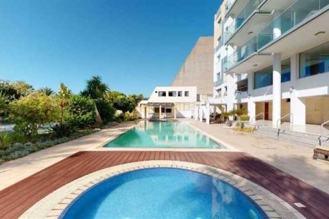 4 bedrooms Apartment in Agios Tychonas, Cyprus No. 34856 1