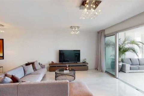 4 bedrooms Apartment in Agios Tychonas, Cyprus No. 34856 4