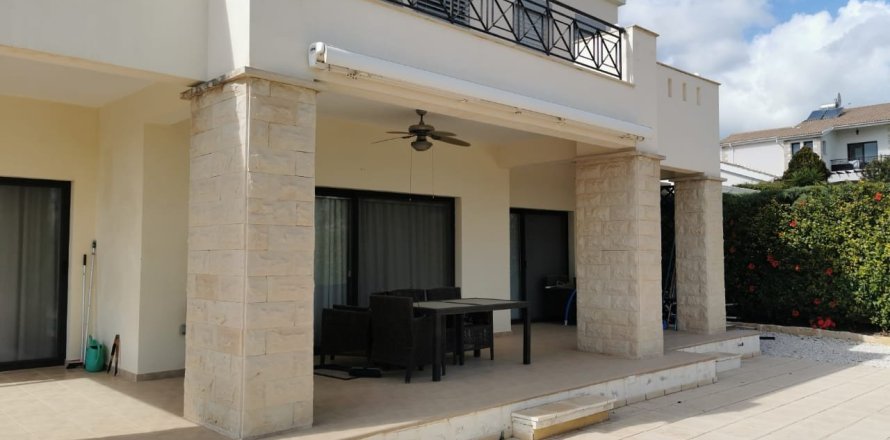 4 bedrooms House in Kouklia, Cyprus No. 37289