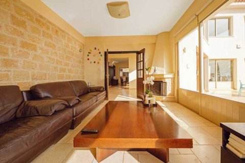 8 bedrooms Villa in Tala, Cyprus No. 30966 15