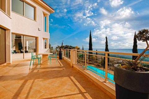 8 bedrooms Villa in Tala, Cyprus No. 30966 3